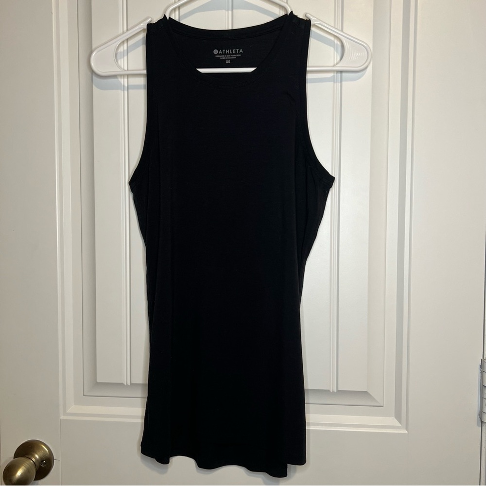 Black basic tank top